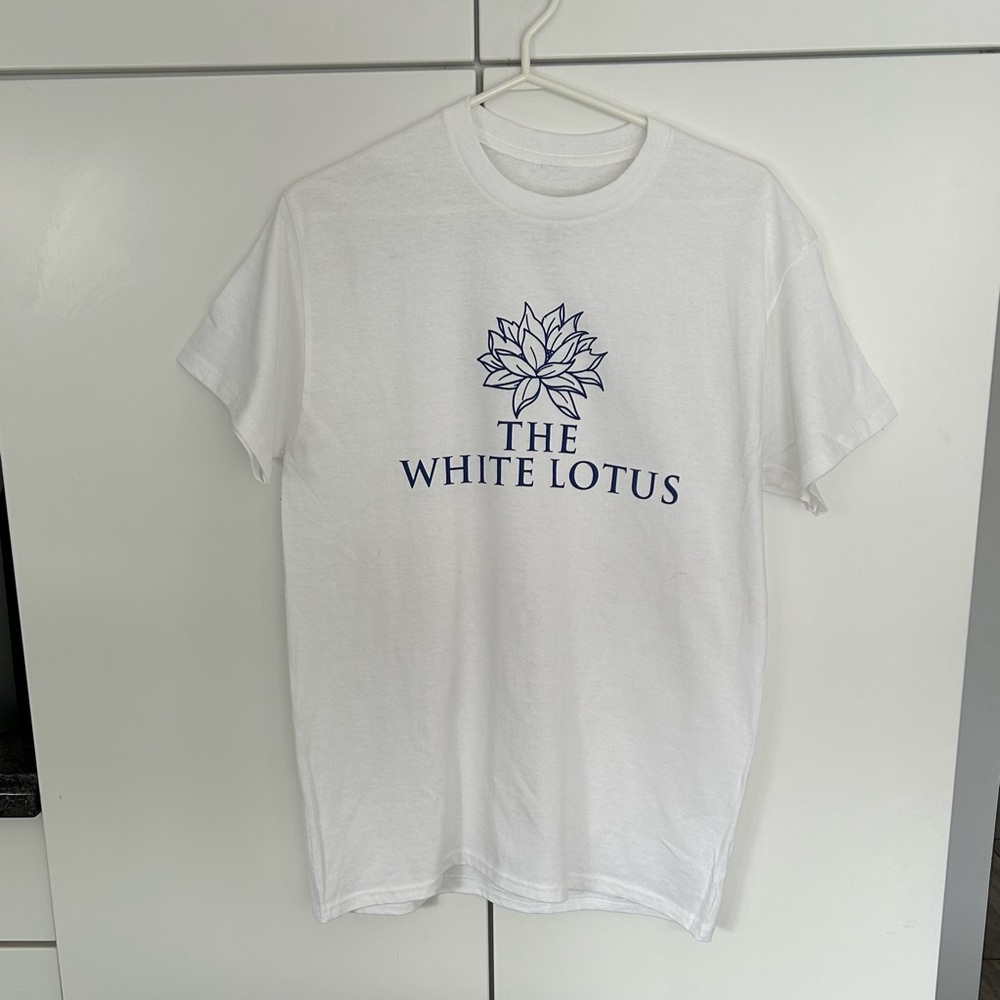 HBO White  Lotus Graphic T-Shirt, Size M